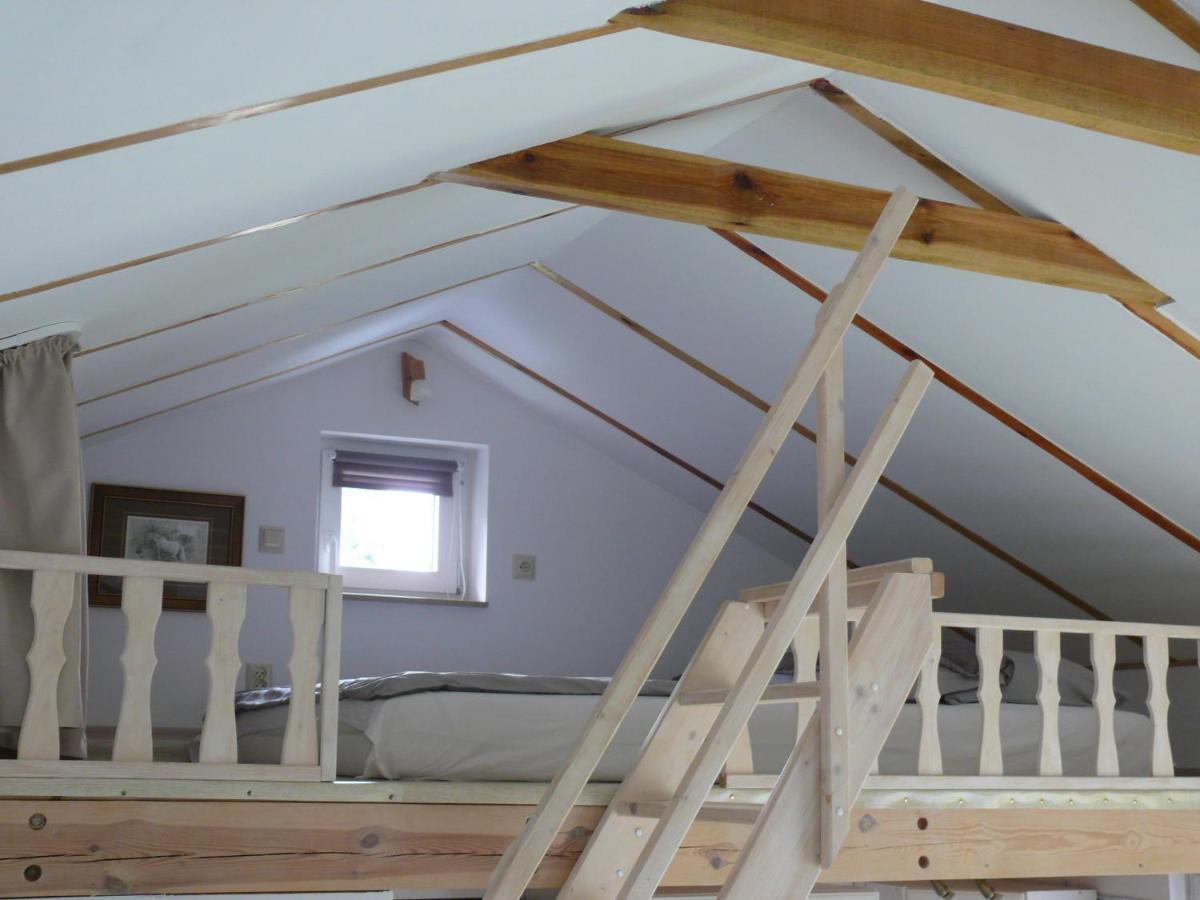 Domek Nad Jeziorem Osieczna Exteriör bild